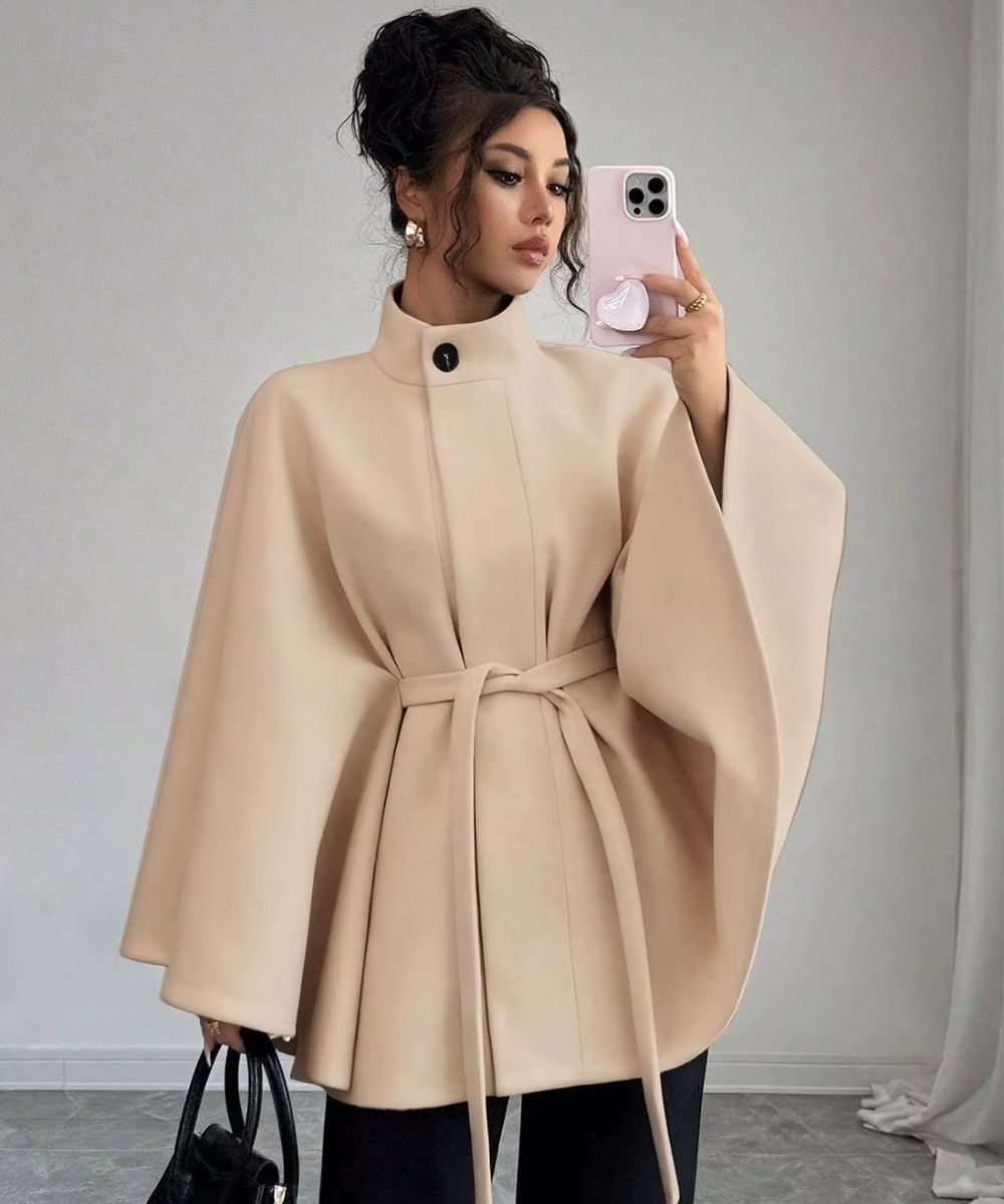 Poncho Ceinturé Ample pour Femme à Bouton