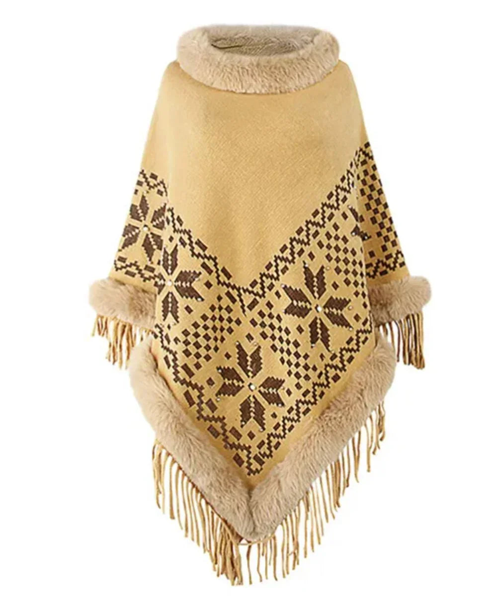 Poncho chaud femme beige à motifs étoilés, finition fourrure et franges, style hivernal élégant