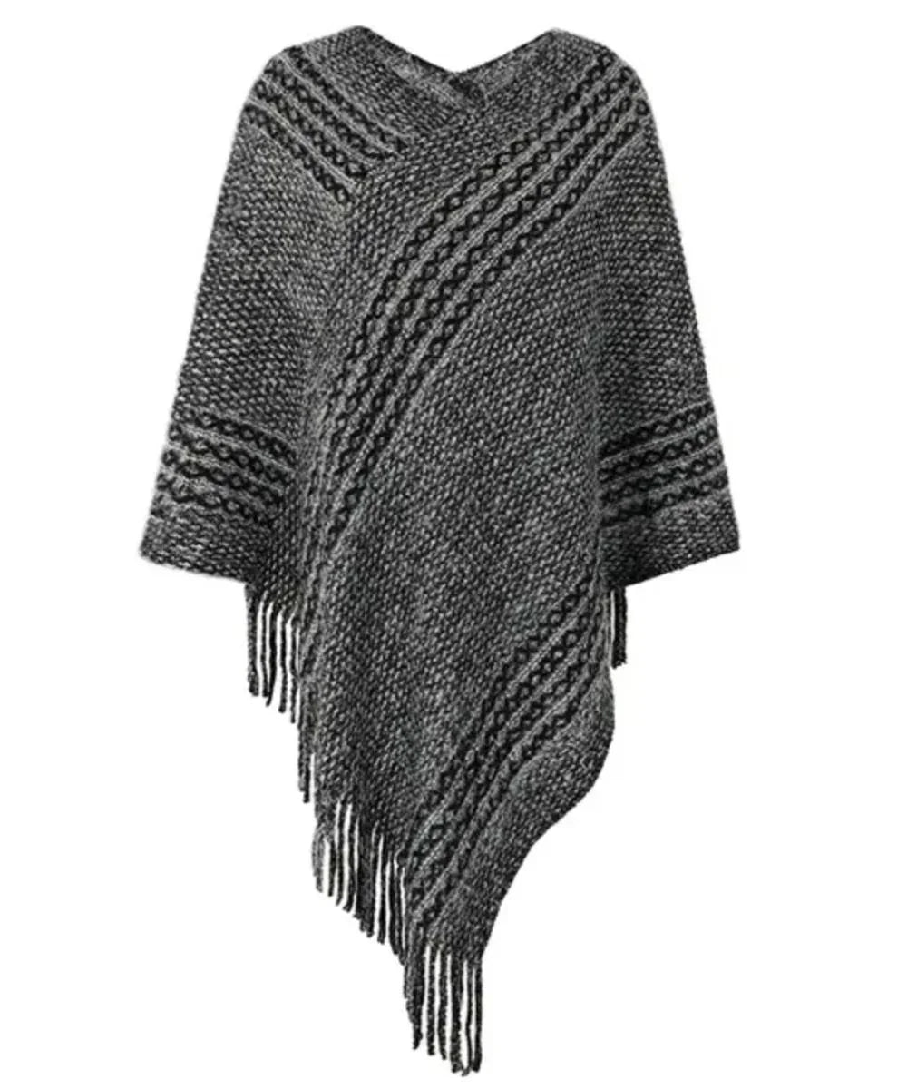 Poncho femme gris tendance avec motif tressé et franges, style hivernal élégant