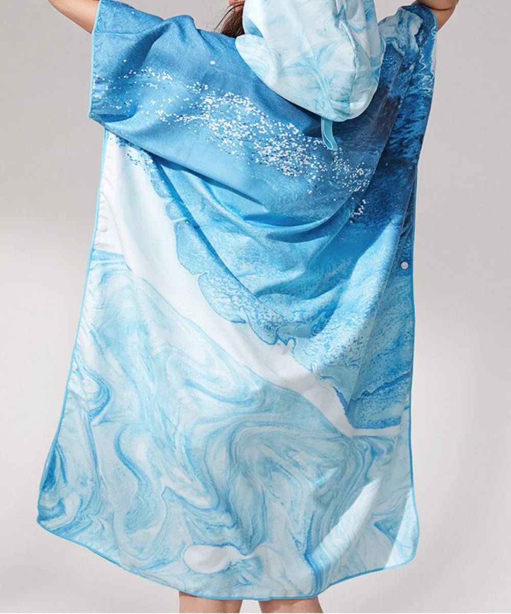 Poncho de surf bleu à capuche motif vagues, tissu doux, vu de dos