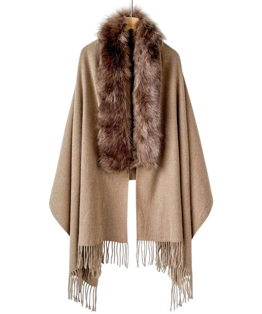 Poncho châle beige élégant avec col en fourrure et franges, Planète Poncho