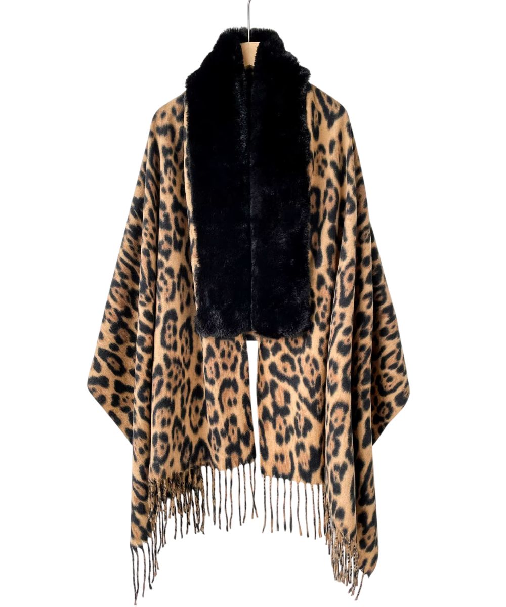Poncho châle Planète Poncho imprimé léopard avec col en fourrure noire et franges