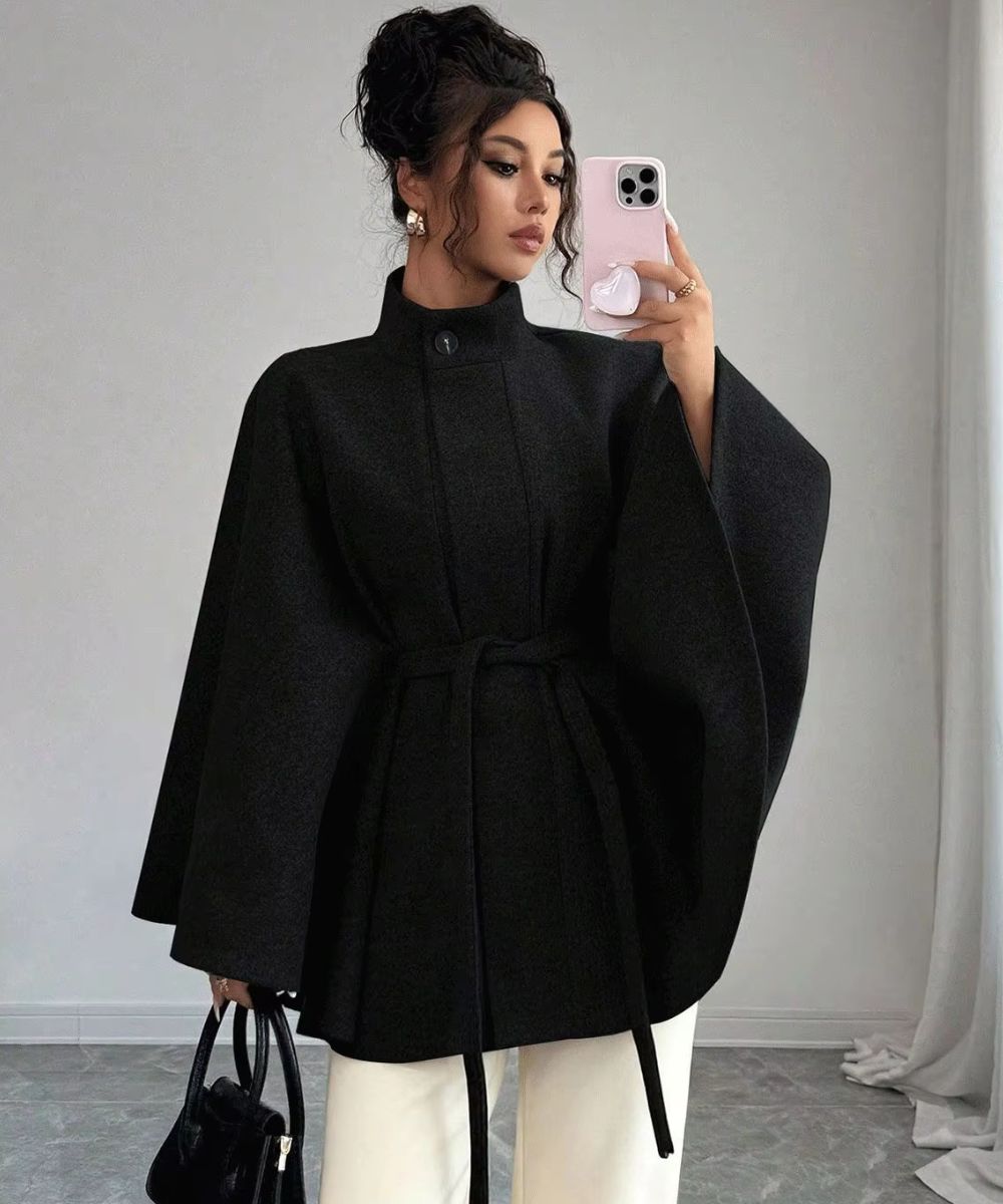Poncho Ceinturé Ample pour Femme à Bouton