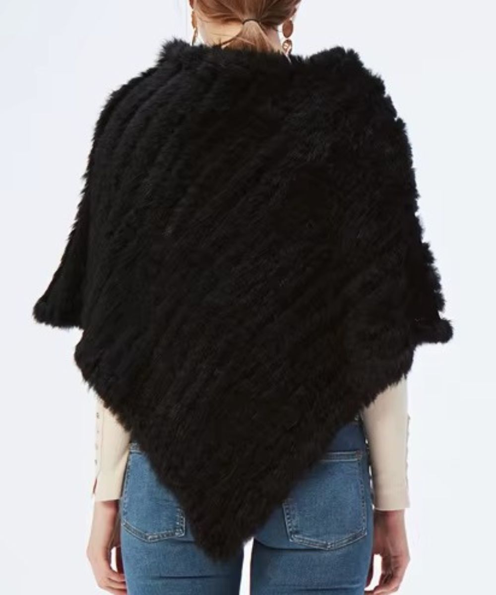 Poncho femme alpaga porté vu de dos, coupe ample longueur genoux