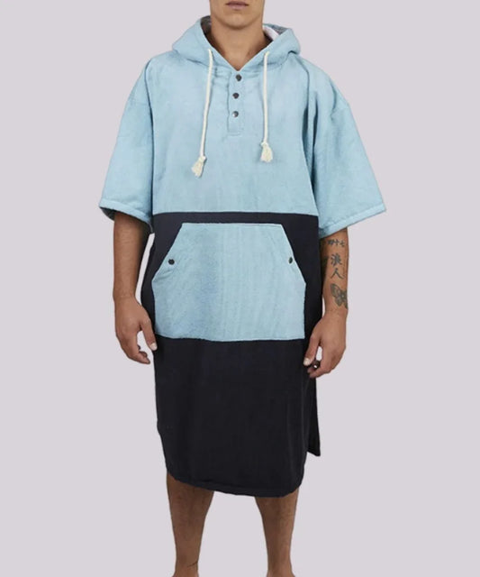 Poncho de surf hiver homme, bicolore bleu clair et noir, à capuche et poche kangourou