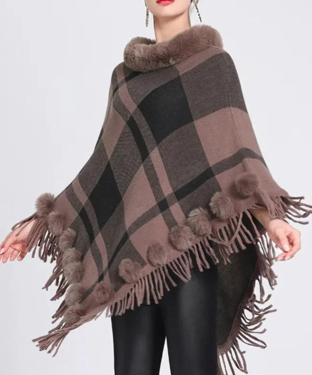 Poncho laine et cachemire à carreaux marron, col en fausse fourrure, franges et pompons